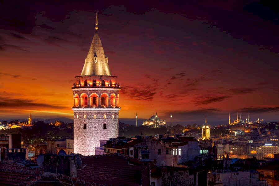 Galata Kulesi’nden İstanbul’u seyredin!